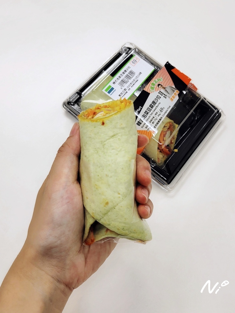 20250912 全家FamiltMart 韓式泡菜豆腐握沙拉