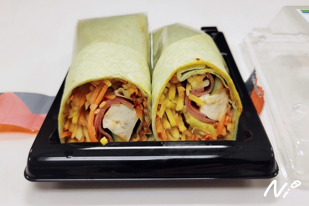 20250912 全家FamiltMart 韓式泡菜豆腐握沙拉