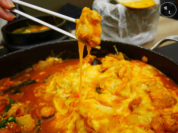 板橋.捷運江子翠站 ║ 江原道韓國料理 (文化店) ║ 招牌菜:春川辣炒雞、馬鈴薯排骨鍋