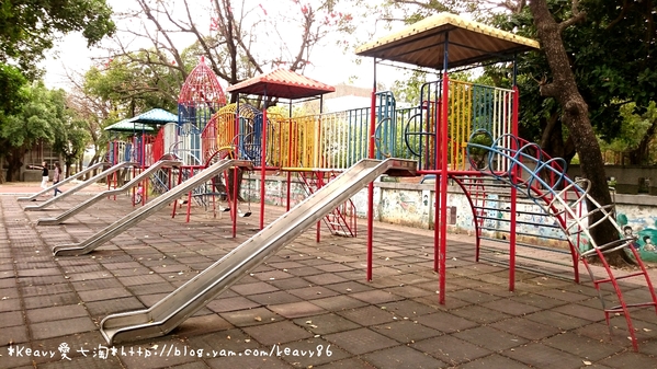 ★高雄岡山★【兆湘國小】造飛機x2來到青草地，乘著夢想起飛囉～