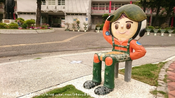 ★高雄岡山★【兆湘國小】造飛機x2來到青草地，乘著夢想起飛囉～