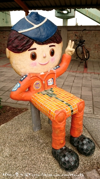 ★高雄岡山★【兆湘國小】造飛機x2來到青草地，乘著夢想起飛囉～