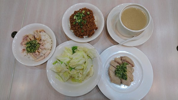 恆香小廚：高雄~恆香小廚~香港來的好味道~一哥肉醬飯、蔥油雞肉飯也太美味了吧~平價港式家常菜~