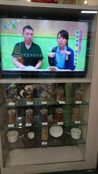 恆香小廚：高雄~恆香小廚~香港來的好味道~一哥肉醬飯、蔥油雞肉飯也太美味了吧~平價港式家常菜~