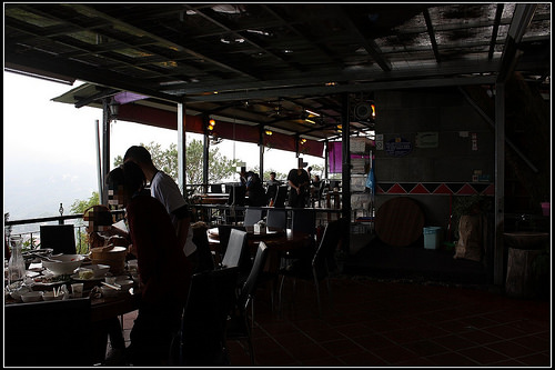 【南投食記】仁愛‧塔洛彎景觀餐廳~賞景吃烤雞