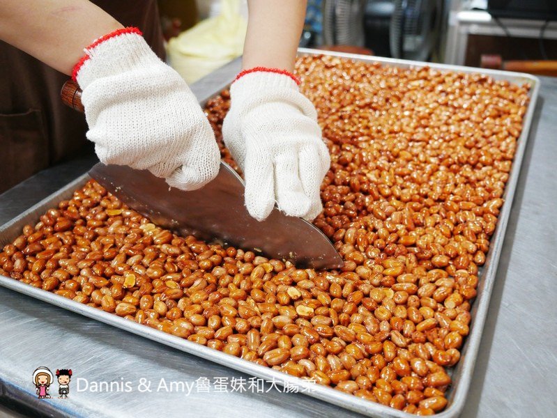 《新竹好吃餅店》彭成珍餅舖-秋冬限定美食純手工花生糖派對 。過年伴手禮中秋月餅送禮推薦︱影片