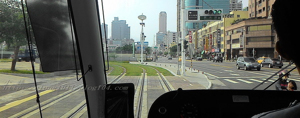 輕軌籬仔內站:來去搭輕軌 3 ..起跑~ ..高雄的水岸輕軌 輕軌籬仔內站:來去搭輕軌 3 ..起跑~ ..高雄的水岸輕軌