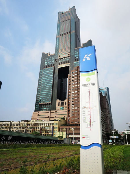 輕軌籬仔內站:來去搭輕軌 3 ..起跑~ ..高雄的水岸輕軌 輕軌籬仔內站:來去搭輕軌 3 ..起跑~ ..高雄的水岸輕軌