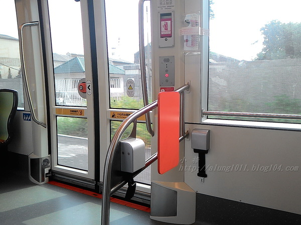 輕軌籬仔內站:來去搭輕軌 3 ..起跑~ ..高雄的水岸輕軌 輕軌籬仔內站:來去搭輕軌 3 ..起跑~ ..高雄的水岸輕軌