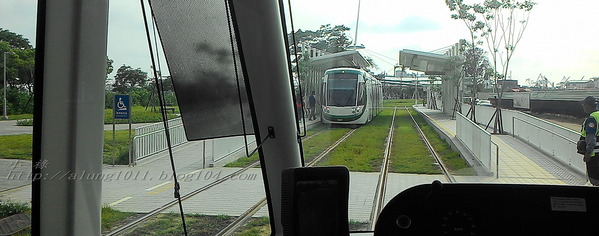 輕軌籬仔內站：來去搭輕軌 3 ..起跑~   ..高雄的水岸輕軌