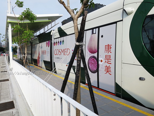 輕軌籬仔內站:來去搭輕軌 3 ..起跑~ ..高雄的水岸輕軌 輕軌籬仔內站:來去搭輕軌 3 ..起跑~ ..高雄的水岸輕軌