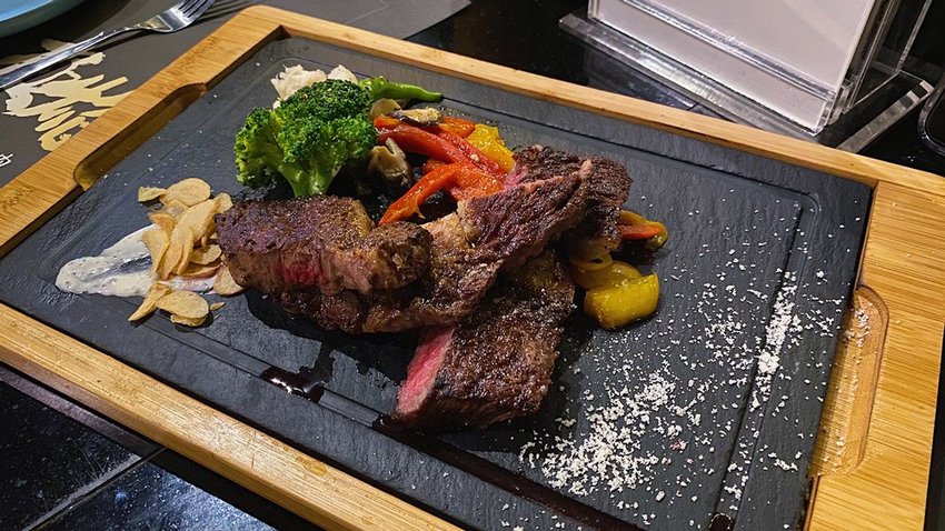 【花蓮市區】極焰精緻燒肉┃文創園區旁炭火直烤U.S.Prime和牛肋眼的頂級燒肉餐廳┃ - / 郭郭的花東走跳生活 /