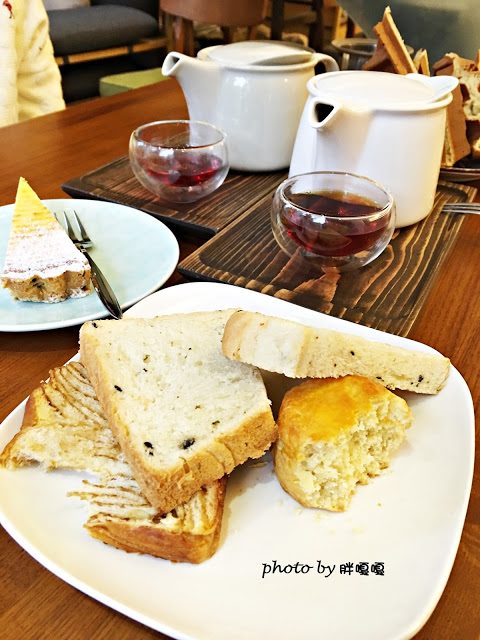 【台中 北區】Cafe LuLu *鬆餅是胖心中的第一名,氣氛超好,聊天、放鬆的好所在*