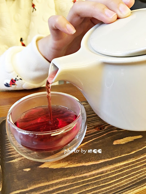 【台中 北區】Cafe LuLu *鬆餅是胖心中的第一名,氣氛超好,聊天、放鬆的好所在*