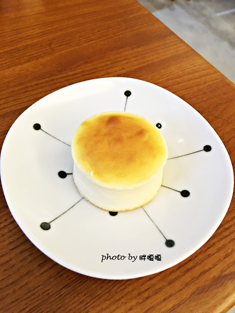 【台中 北區】Cafe LuLu *鬆餅是胖心中的第一名,氣氛超好,聊天、放鬆的好所在*