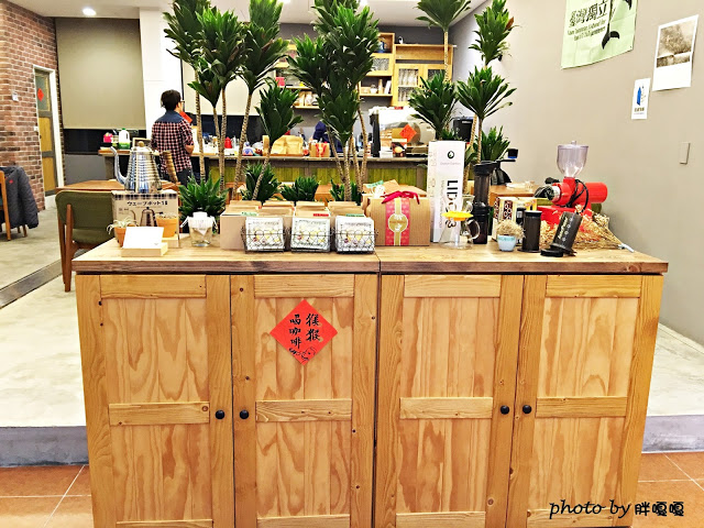 【台中 北區】Cafe LuLu *鬆餅是胖心中的第一名,氣氛超好,聊天、放鬆的好所在*