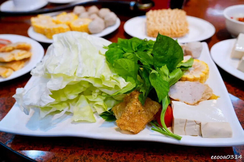 高雄沙茶火鍋「名家汕頭沙茶火鍋」，手工特製沙茶搭配汕頭扁魚大