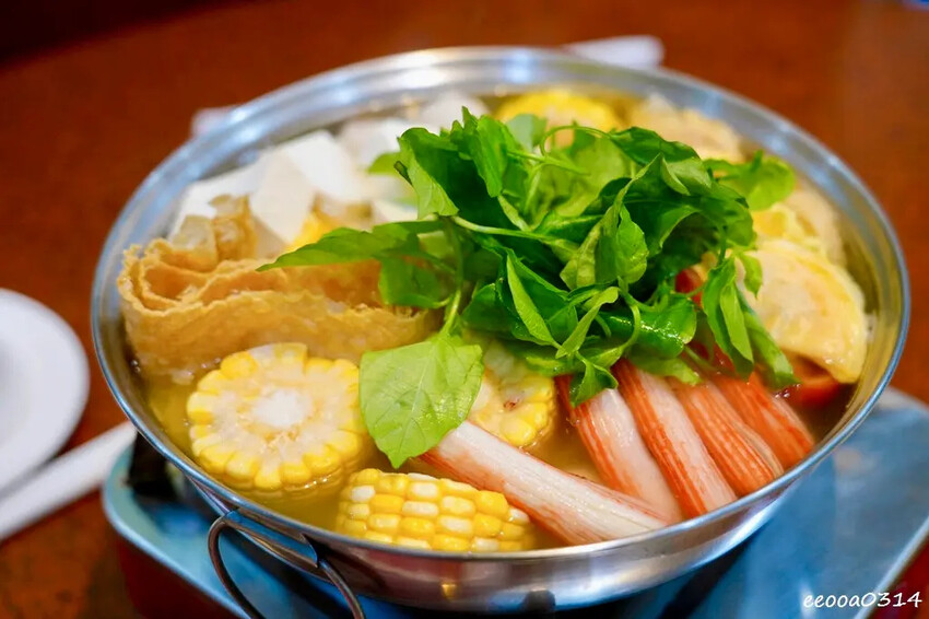 高雄沙茶火鍋「名家汕頭沙茶火鍋」，手工特製沙茶搭配汕頭扁魚大