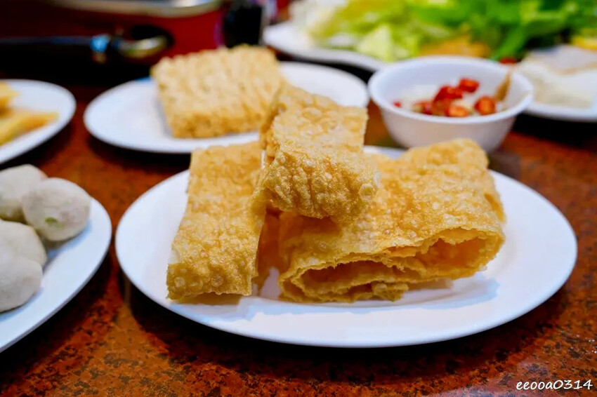 高雄沙茶火鍋「名家汕頭沙茶火鍋」，手工特製沙茶搭配汕頭扁魚大