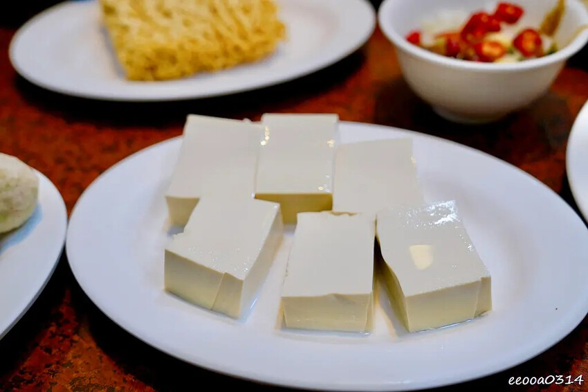 高雄沙茶火鍋「名家汕頭沙茶火鍋」，手工特製沙茶搭配汕頭扁魚大