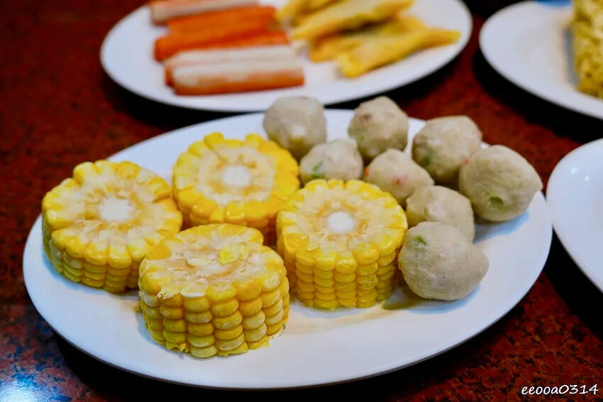 高雄沙茶火鍋「名家汕頭沙茶火鍋」，手工特製沙茶搭配汕頭扁魚大