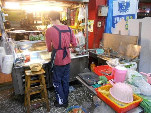 鴨霸王國煙燻滷味：別有一番滋味~ .. 鴨霸王國