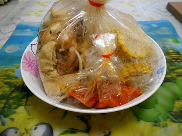 鴨霸王國煙燻滷味：別有一番滋味~ .. 鴨霸王國