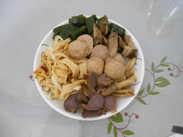 鴨霸王國煙燻滷味：別有一番滋味~ .. 鴨霸王國