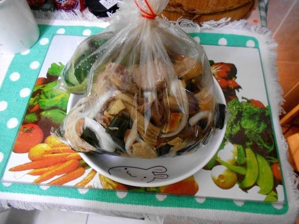 鴨霸王國煙燻滷味：別有一番滋味~ .. 鴨霸王國