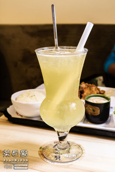 茶自點複合式餐飲(竹東店)|《新竹縣竹東鎮泡沫紅茶店推薦；大份量飲品，餐點不使用太空包；再顯五、六年級生的少女時代。》