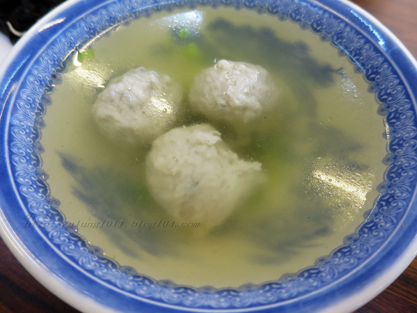 舟鶴家嫩骨飯(文賢店)：足厚呷~   ..舟鶴家嫩骨飯(文賢店)