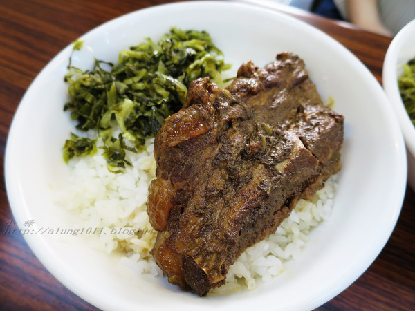 舟鶴家嫩骨飯(文賢店)：足厚呷~   ..舟鶴家嫩骨飯(文賢店)