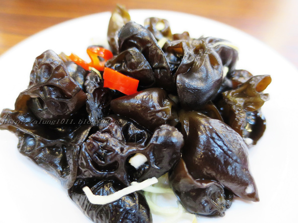 舟鶴家嫩骨飯(文賢店)：足厚呷~   ..舟鶴家嫩骨飯(文賢店)