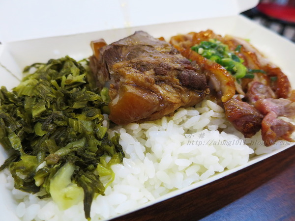 舟鶴家嫩骨飯(文賢店)：足厚呷~   ..舟鶴家嫩骨飯(文賢店)