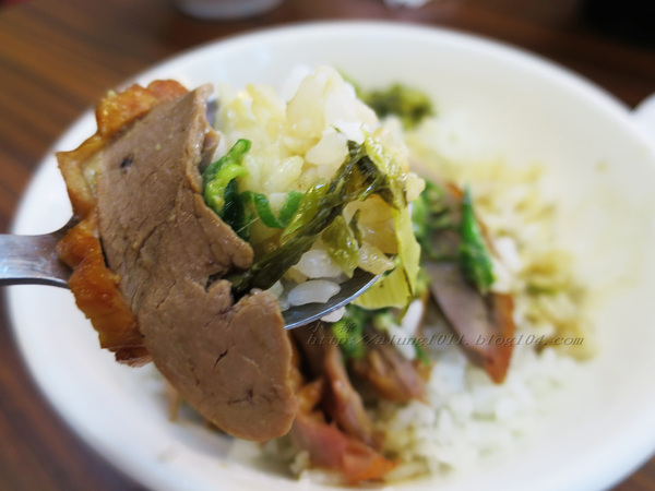 舟鶴家嫩骨飯(文賢店)：足厚呷~   ..舟鶴家嫩骨飯(文賢店)