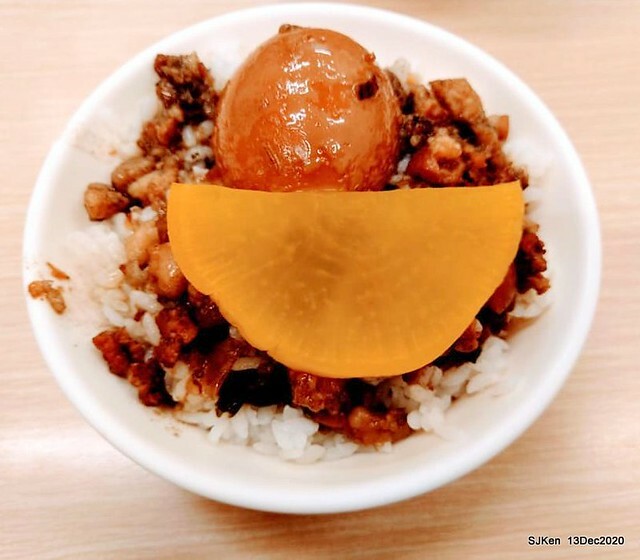 Pig intestines  cellophane noodles  & Braised pork on rice at 三元豬腸冬粉店，Taoyuan city, North Taiwan, SJKen, Dec 13, 2020.