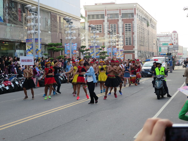 新春飛羊,千人踩街:逛逛阿緱城3 ..飛羊阿猴.千人踩街 新春飛羊,千人踩街:逛逛阿緱城3 ..飛羊阿猴.千人踩街