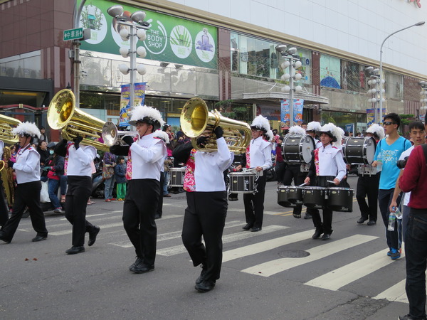 新春飛羊,千人踩街:逛逛阿緱城3 ..飛羊阿猴.千人踩街 新春飛羊,千人踩街:逛逛阿緱城3 ..飛羊阿猴.千人踩街