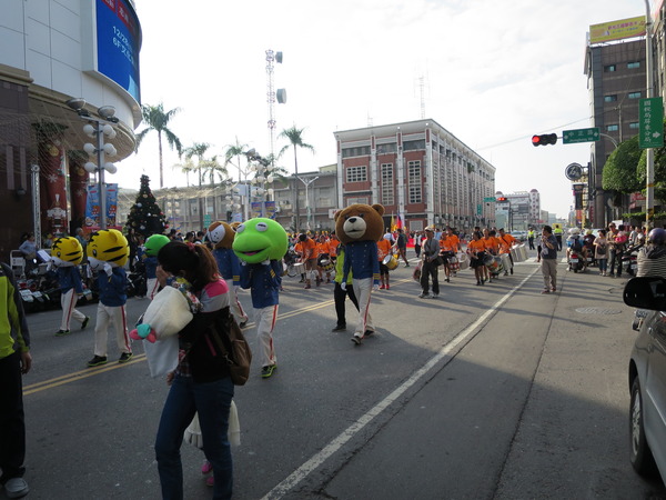 新春飛羊,千人踩街:逛逛阿緱城3 ..飛羊阿猴.千人踩街 新春飛羊,千人踩街:逛逛阿緱城3 ..飛羊阿猴.千人踩街