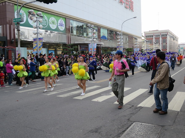 新春飛羊,千人踩街:逛逛阿緱城3 ..飛羊阿猴.千人踩街 新春飛羊,千人踩街:逛逛阿緱城3 ..飛羊阿猴.千人踩街