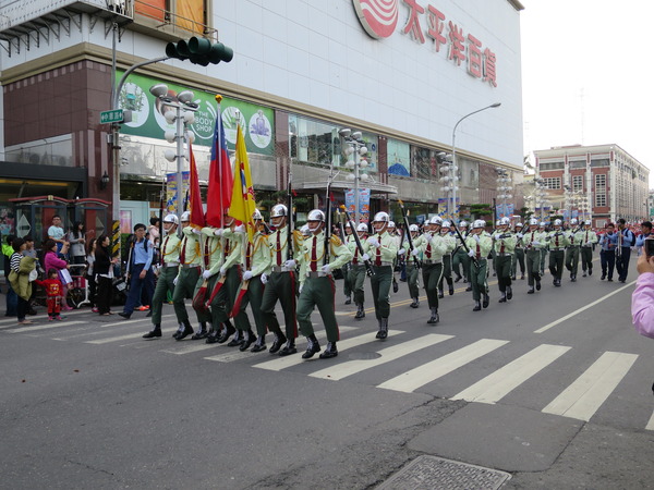 新春飛羊,千人踩街:逛逛阿緱城3 ..飛羊阿猴.千人踩街 新春飛羊,千人踩街:逛逛阿緱城3 ..飛羊阿猴.千人踩街