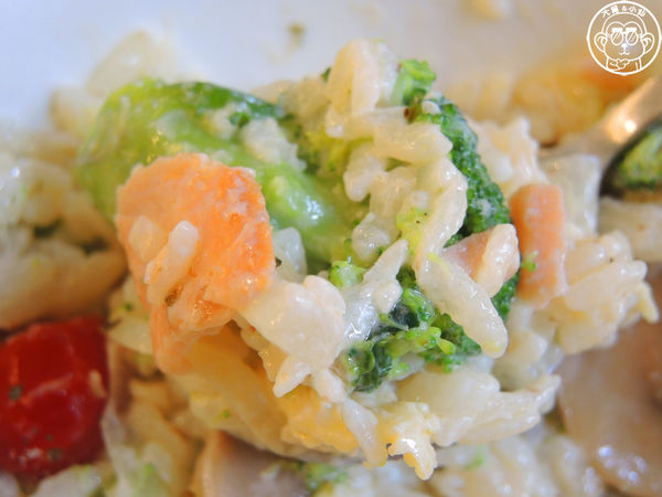 維納斯咖啡 Venus cafe：呷飽祙【桃園･Venus cafe維納斯咖啡】萌犬公關陪用餐