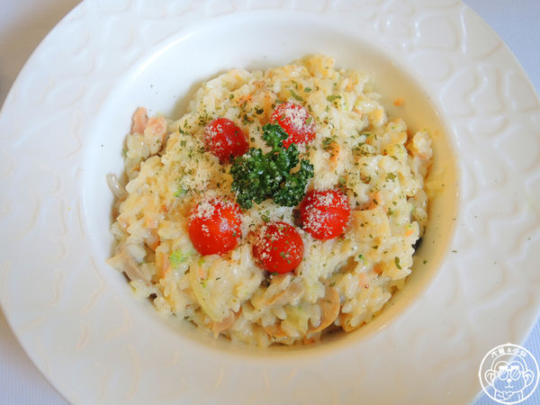 維納斯咖啡 Venus cafe：呷飽祙【桃園･Venus cafe維納斯咖啡】萌犬公關陪用餐