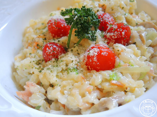 維納斯咖啡 Venus cafe：呷飽祙【桃園･Venus cafe維納斯咖啡】萌犬公關陪用餐