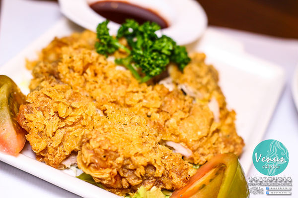 Venus cafe(維納斯咖啡)|桃園市/桃園區  (希臘氛圍，客製化咖啡拉花；中西餐點“維納斯”通通都有)