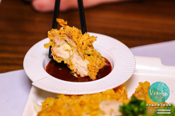 Venus cafe(維納斯咖啡)|桃園市/桃園區  (希臘氛圍，客製化咖啡拉花；中西餐點“維納斯”通通都有)