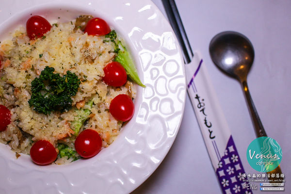 Venus cafe(維納斯咖啡)|桃園市/桃園區  (希臘氛圍，客製化咖啡拉花；中西餐點“維納斯”通通都有)