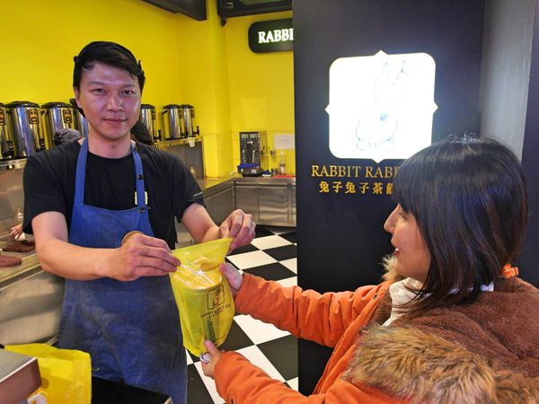兔子兔子茶飲專賣店(忠孝復興店):❤️美食❤️【台北。大安】兔子兔子茶飲專賣店 / 忠孝復興店 ★世界珍珠奶茶/藍色淑女伯爵鮮奶茶/愛評體驗團
