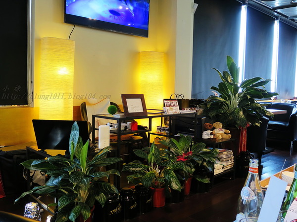 FrenchWindows 琺蘭綺瑥朵茶餐館(屏東太平洋百貨)：低調中展現奢華  ..FrenchWindows 琺蘭綺瑥朵茶餐館(屏東太平洋百貨‧誠品旗艦館)