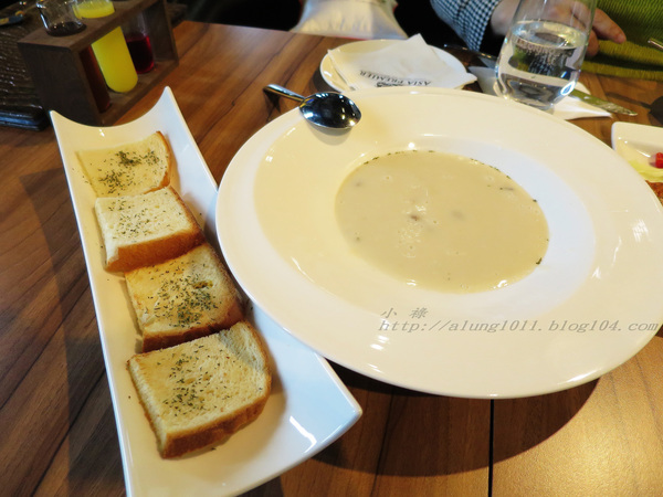 FrenchWindows 琺蘭綺瑥朵茶餐館(屏東太平洋百貨)：低調中展現奢華  ..FrenchWindows 琺蘭綺瑥朵茶餐館(屏東太平洋百貨‧誠品旗艦館)